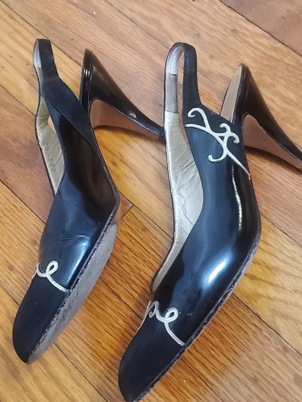 Bally Black Leather Pointed Slingback Heels with Gold Embroidery Sz 5.5